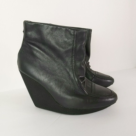 Adidas Black Leather Wedge Heel Bootie Ankle Boot Women Size 7.5 Pull On - Picture 2 of 9